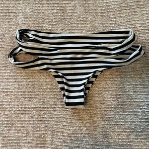 MIKOH Puka Puka bikini